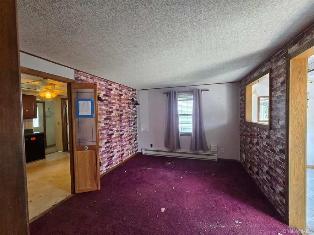 533 S 8th Street Lindenhurst, NY 11757