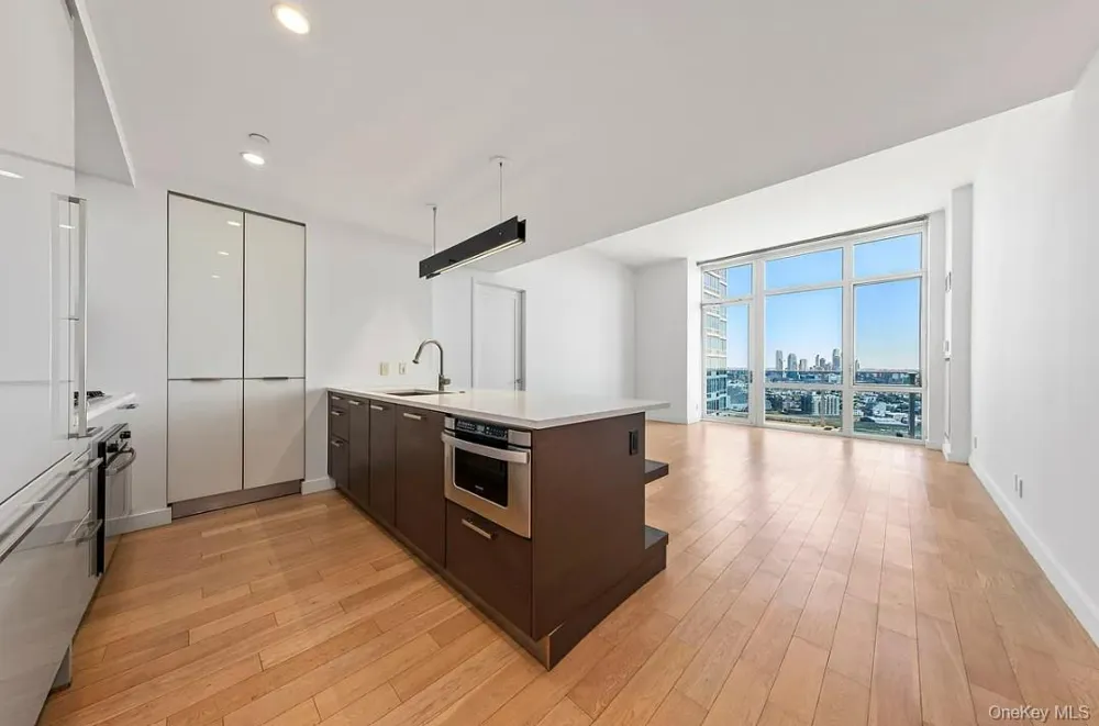 22 6th Street #4D Brooklyn, NY 11249