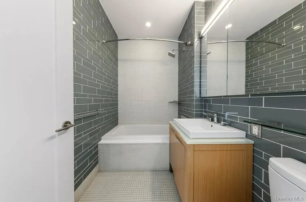 22 6th Street #4D Brooklyn, NY 11249