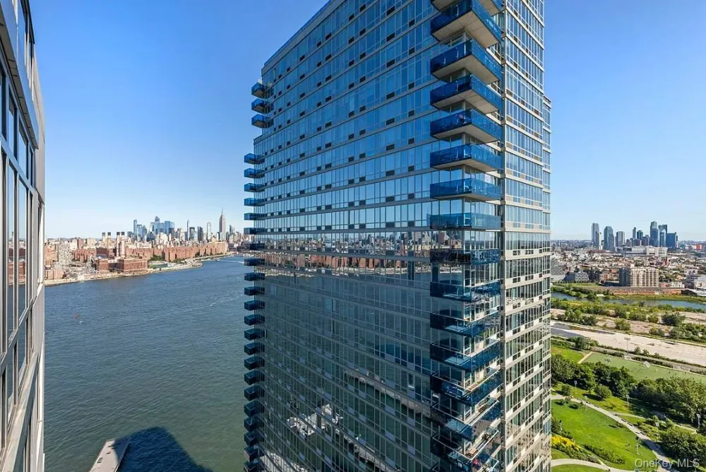 22 6th Street #4D Brooklyn, NY 11249