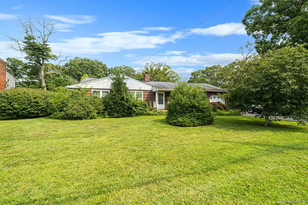 2345 Louis Kossuth Avenue Ronkonkoma, NY 11779