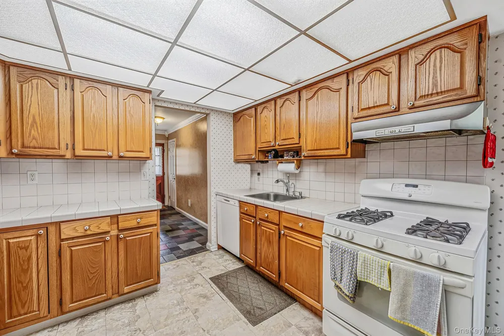 2345 Louis Kossuth Avenue Ronkonkoma, NY 11779