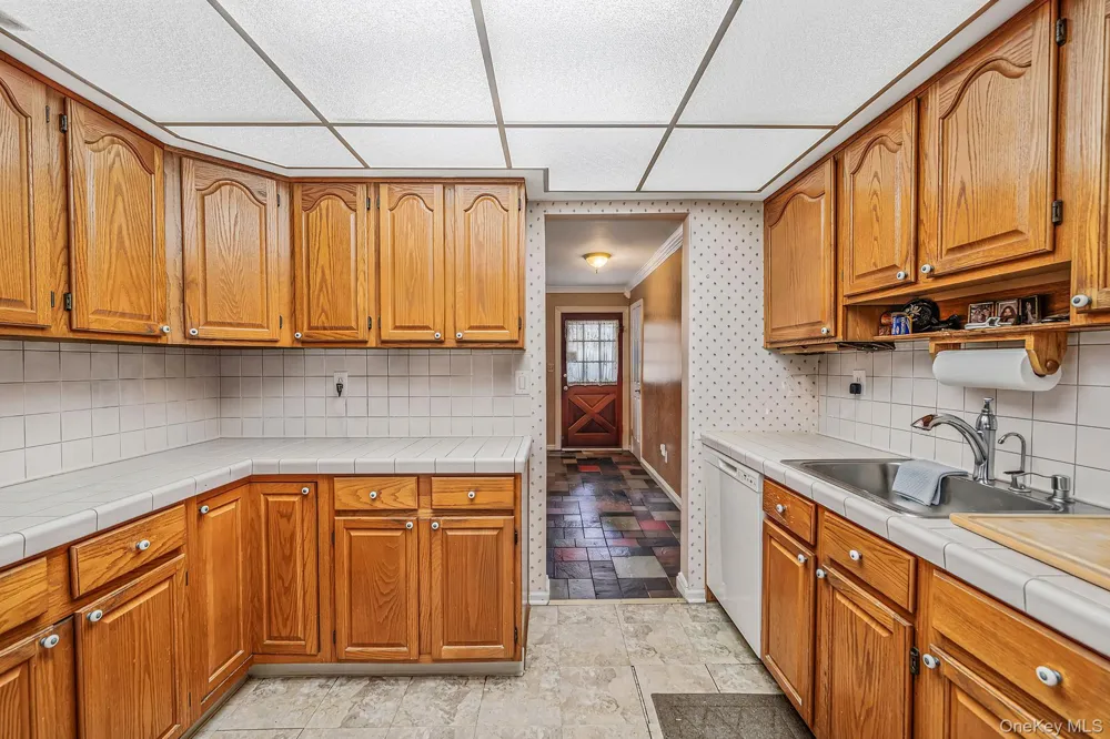 2345 Louis Kossuth Avenue Ronkonkoma, NY 11779