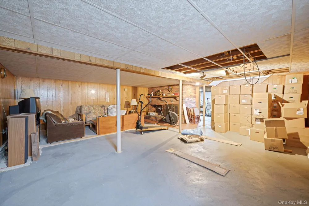 2345 Louis Kossuth Avenue Ronkonkoma, NY 11779