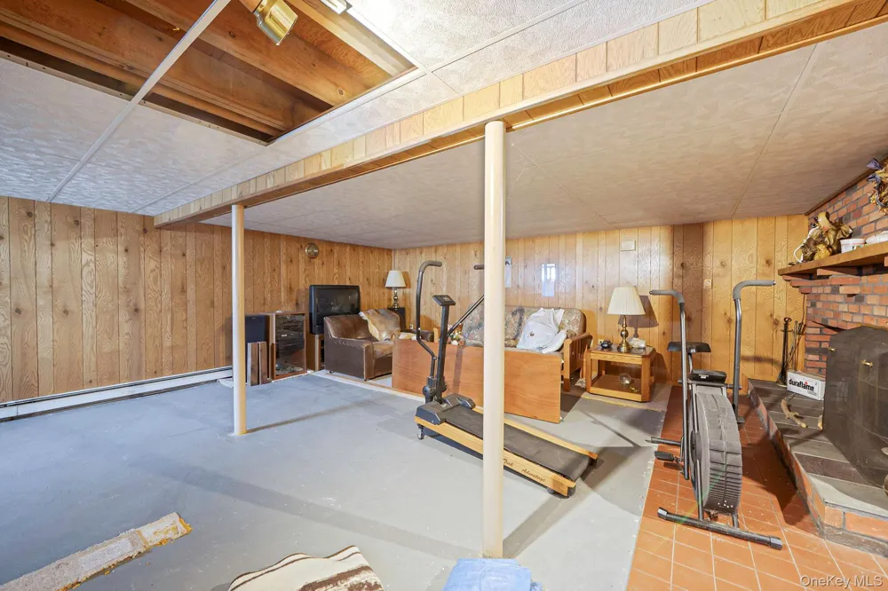 2345 Louis Kossuth Avenue Ronkonkoma, NY 11779