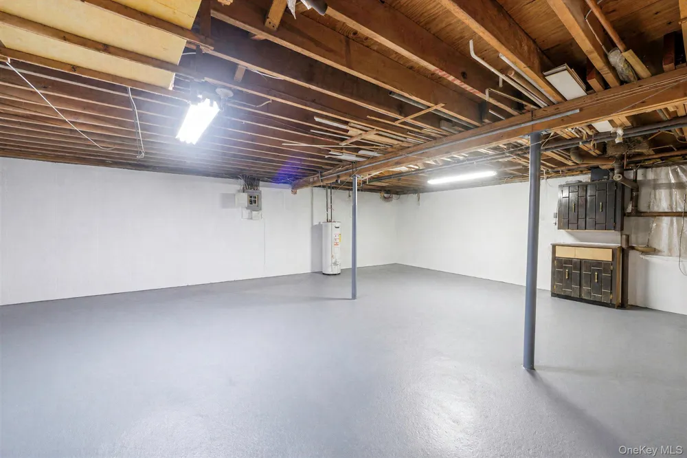 2345 Louis Kossuth Avenue Ronkonkoma, NY 11779