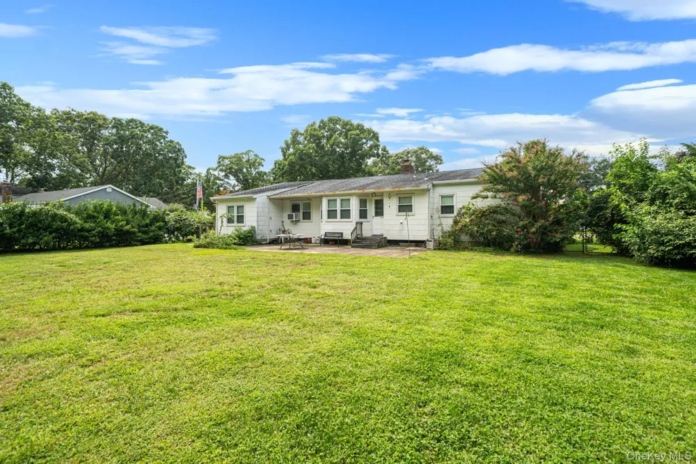 2345 Louis Kossuth Avenue Ronkonkoma, NY 11779