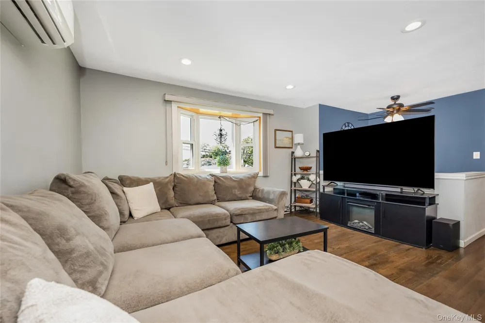 2401 Wave Avenue Medford, NY 11763