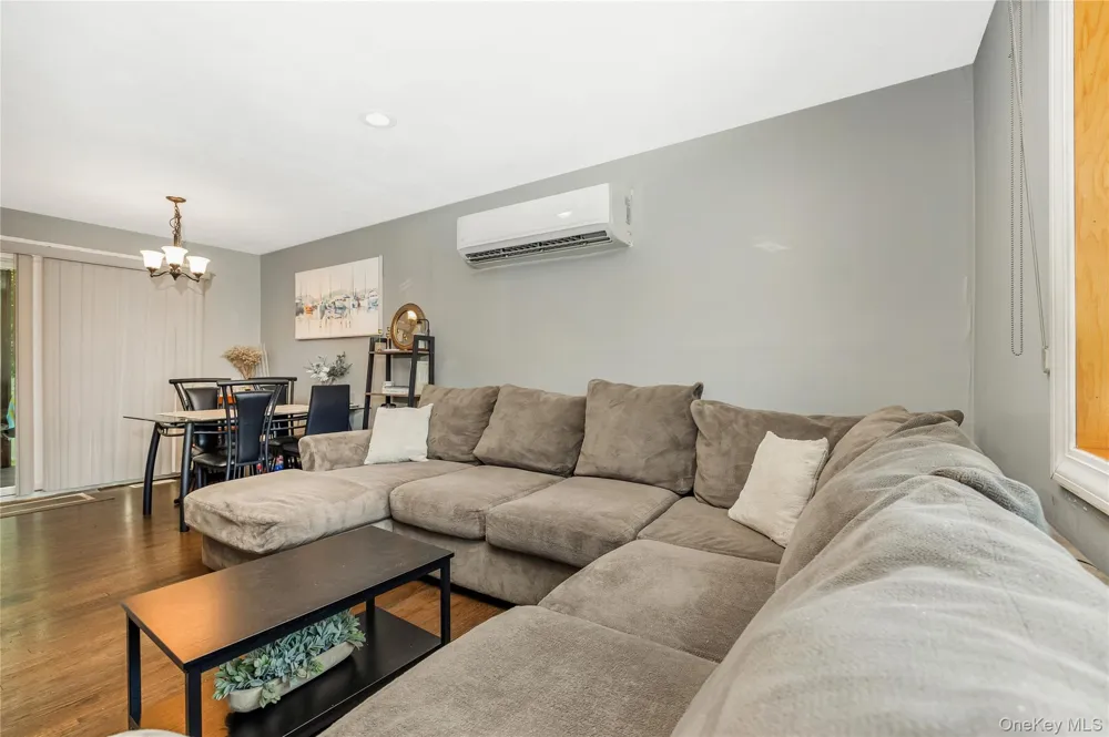 2401 Wave Avenue Medford, NY 11763