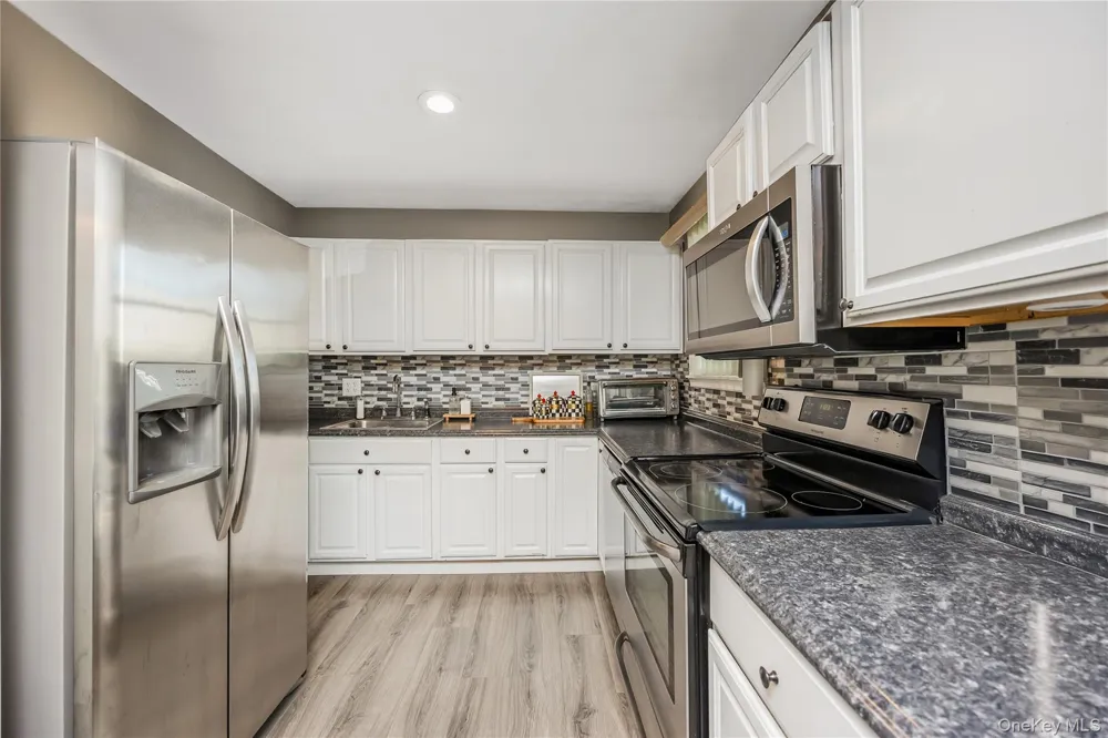 2401 Wave Avenue Medford, NY 11763