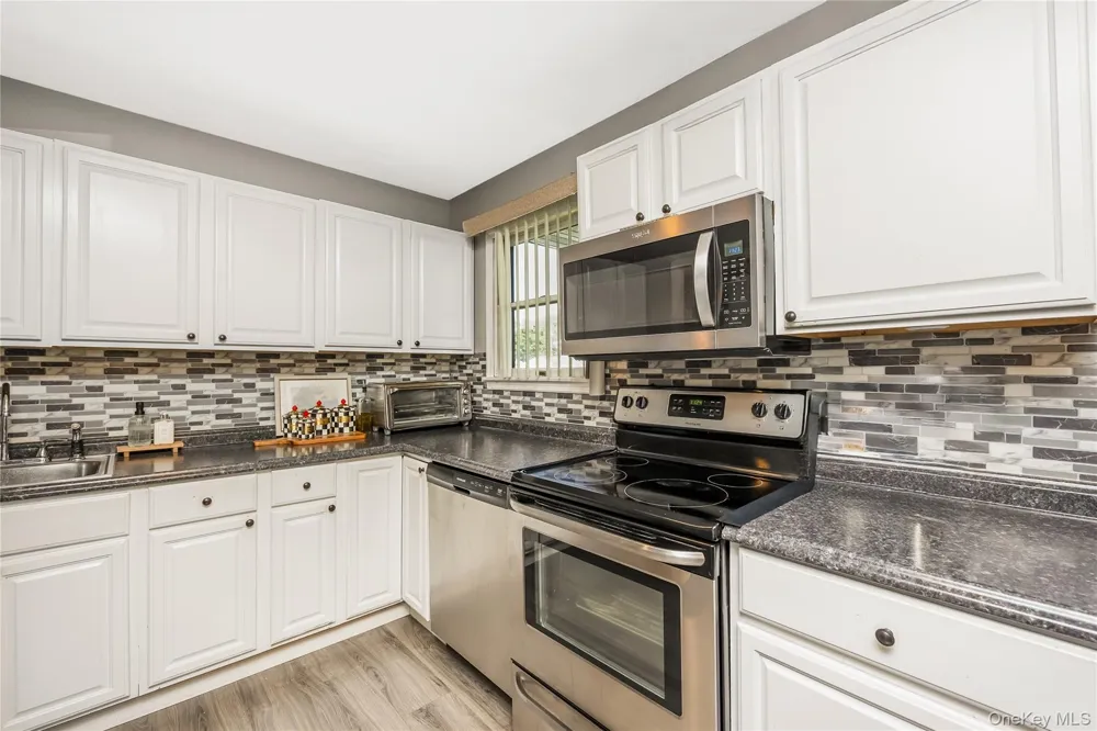 2401 Wave Avenue Medford, NY 11763