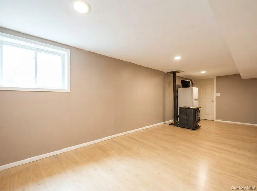 2401 Wave Avenue Medford, NY 11763