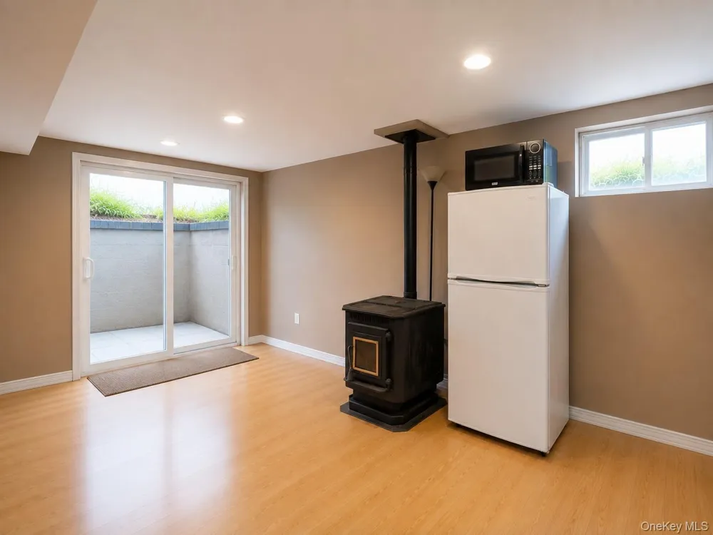 2401 Wave Avenue Medford, NY 11763