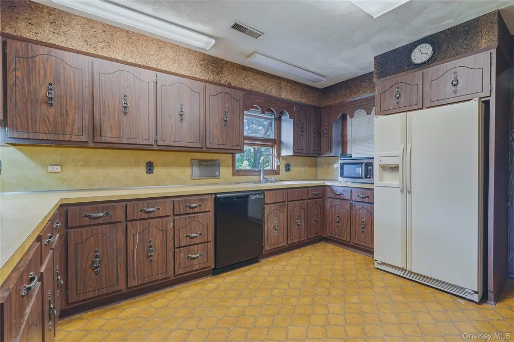 334 Plattekill Road Marlboro, NY 12542