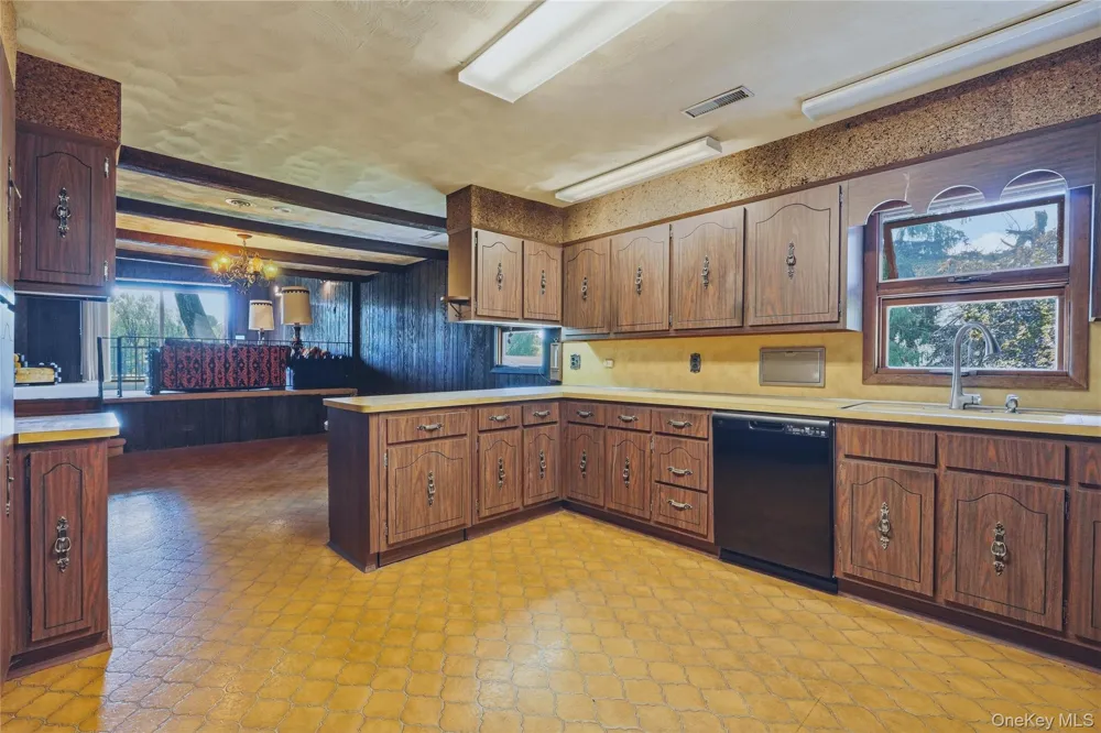 334 Plattekill Road Marlboro, NY 12542