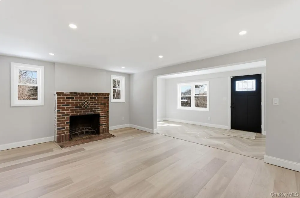 452 Montauk Highway East Quogue, NY 11942