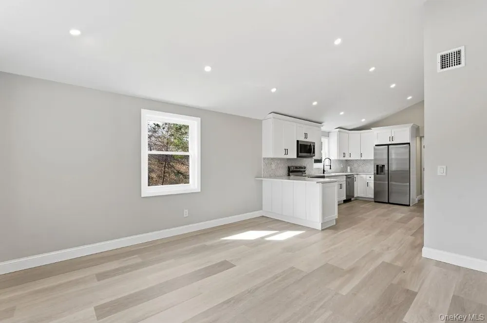 452 Montauk Highway East Quogue, NY 11942