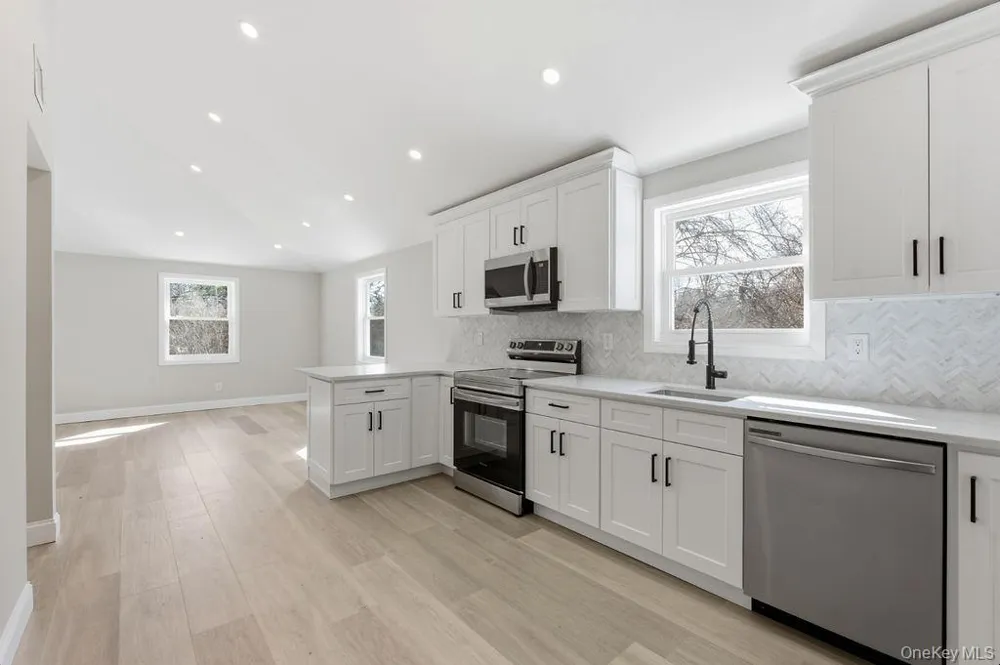 452 Montauk Highway East Quogue, NY 11942