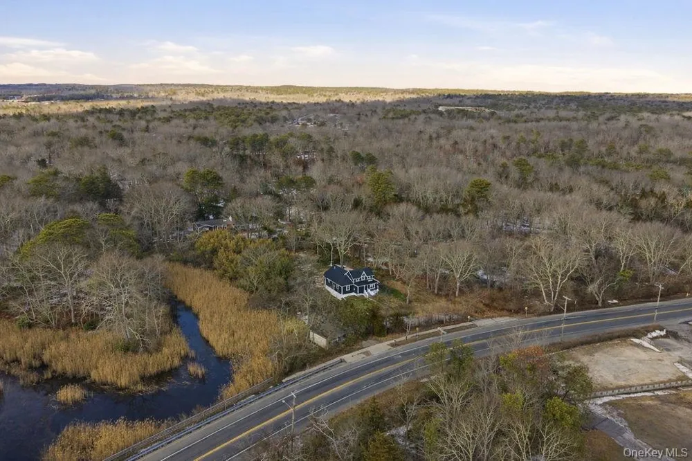 452 Montauk Highway East Quogue, NY 11942