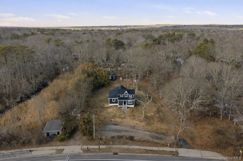452 Montauk Highway East Quogue, NY 11942