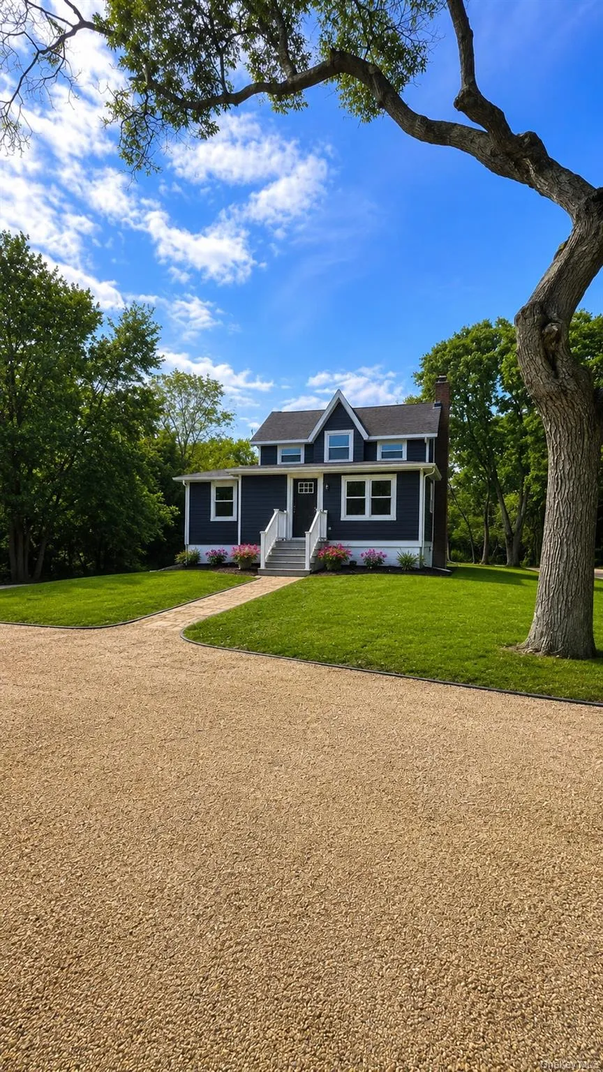 452 Montauk Highway East Quogue, NY 11942