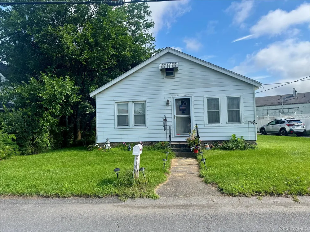 16 Esopus Avenue Kingston, NY 12401