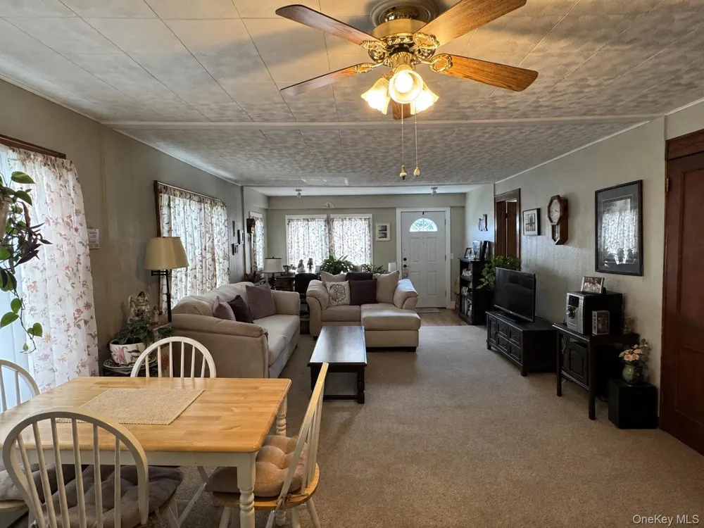 16 Esopus Avenue Kingston, NY 12401