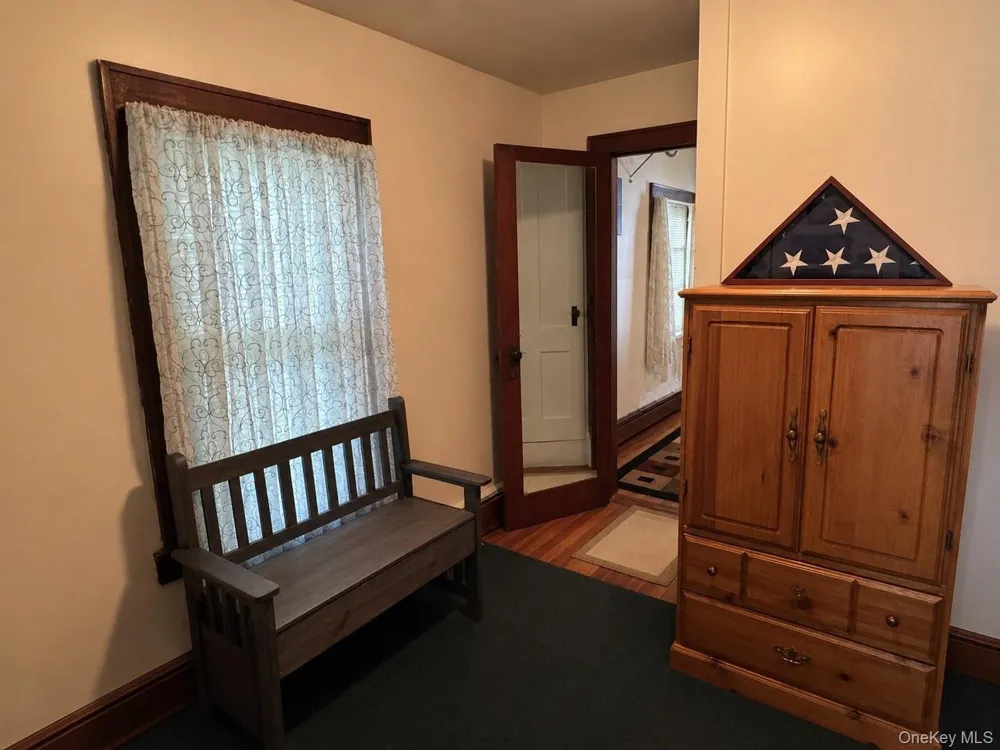 16 Esopus Avenue Kingston, NY 12401