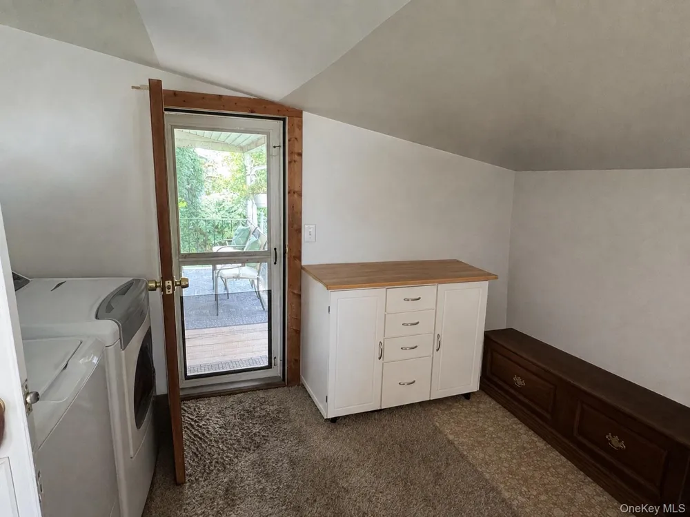 16 Esopus Avenue Kingston, NY 12401