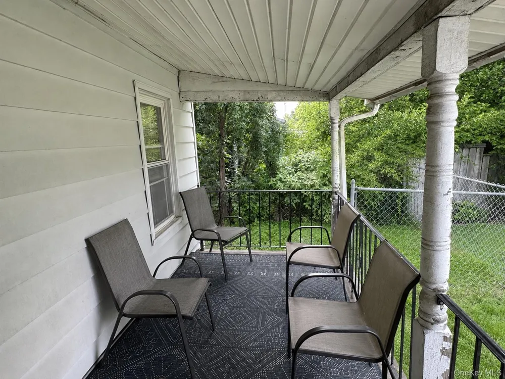 16 Esopus Avenue Kingston, NY 12401