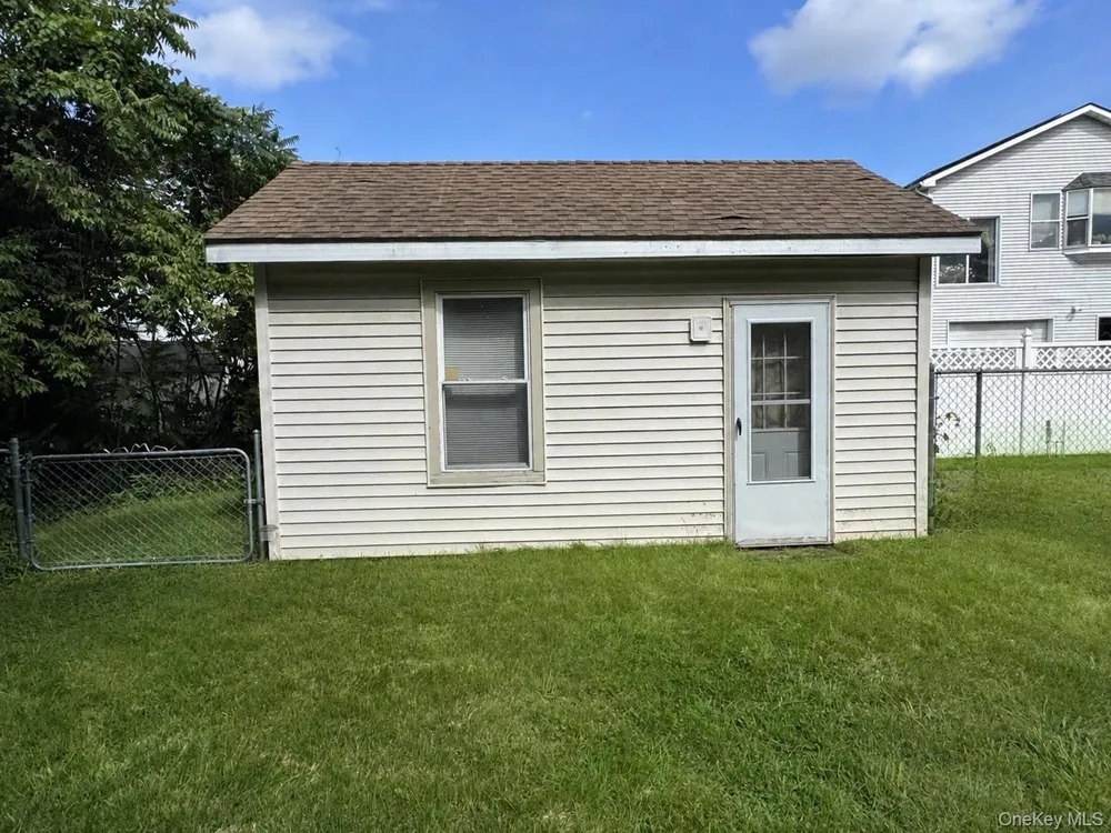 16 Esopus Avenue Kingston, NY 12401