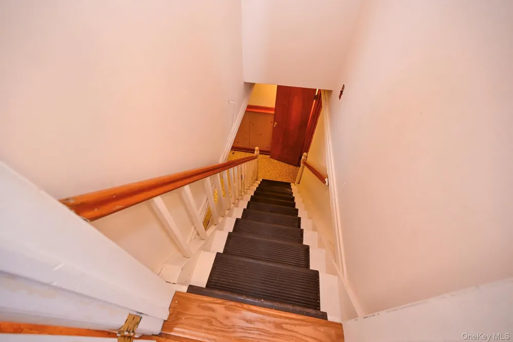 1073 Hancock Avenue Franklin Square, NY 11010