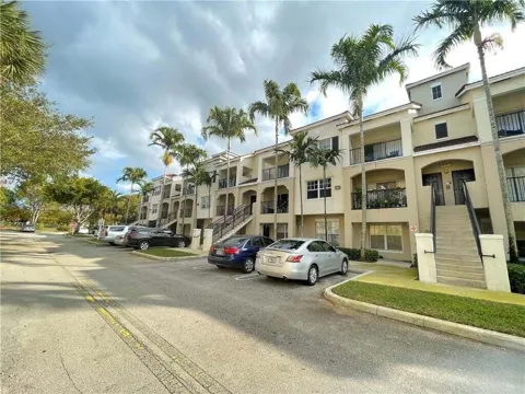 5820 W Sample Road #305