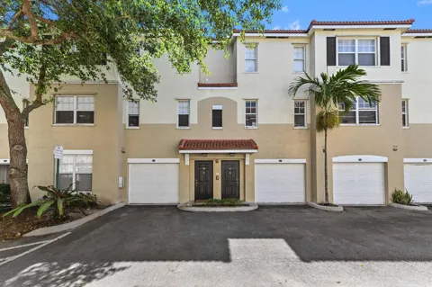 6020 W Sample Road #204