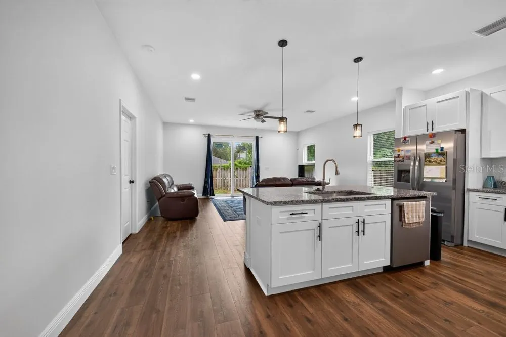 8118 SEMMES STREET Tampa, FL 33604