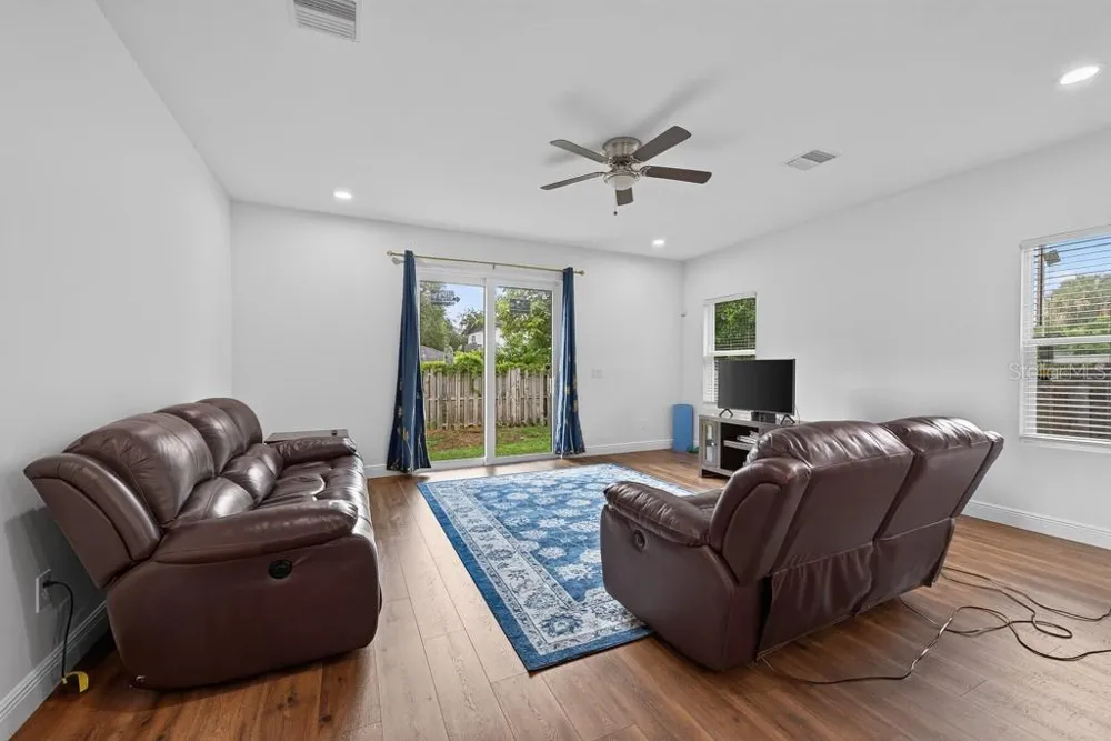 8118 SEMMES STREET Tampa, FL 33604