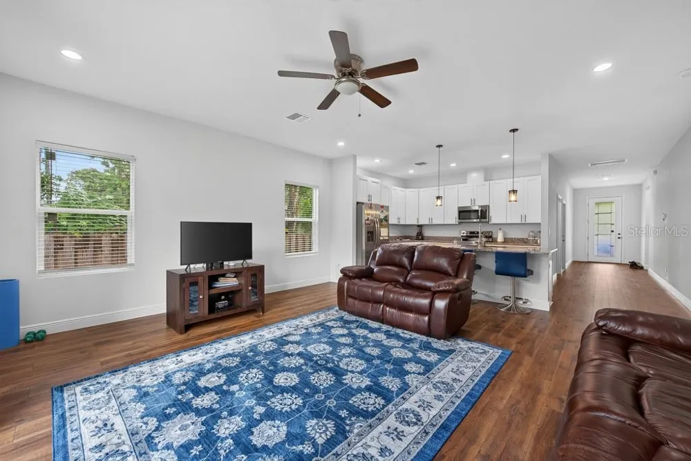 8118 SEMMES STREET Tampa, FL 33604
