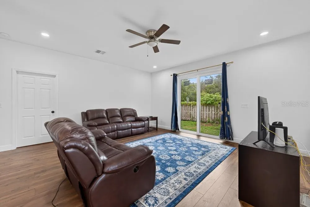 8118 SEMMES STREET Tampa, FL 33604