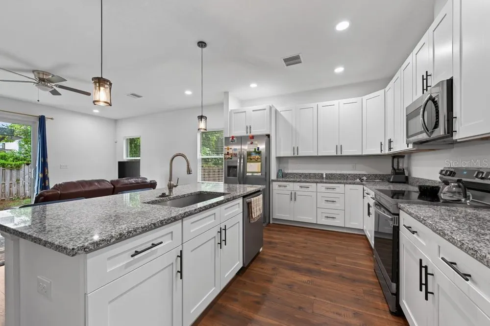 8118 SEMMES STREET Tampa, FL 33604