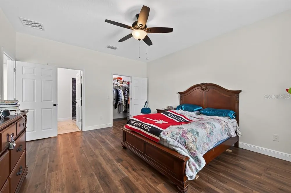 8118 SEMMES STREET Tampa, FL 33604