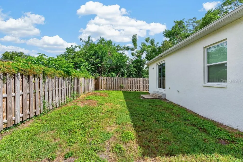8118 SEMMES STREET Tampa, FL 33604