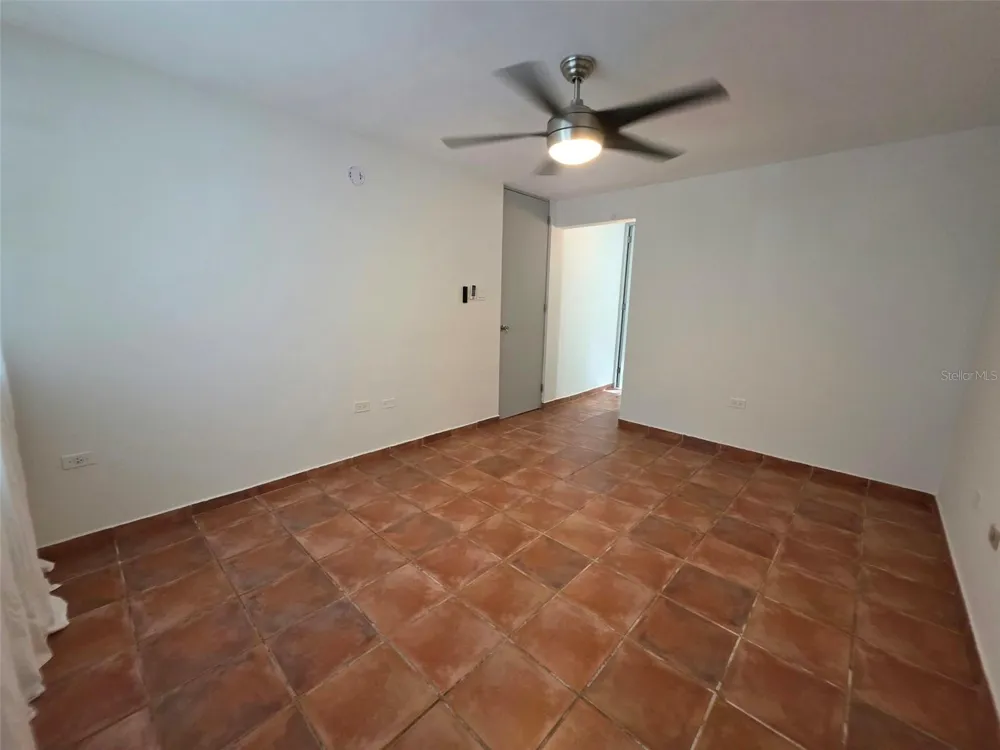 Cond. El Bosque LOS BAEZ #1602 Guaynabo, PR 00971