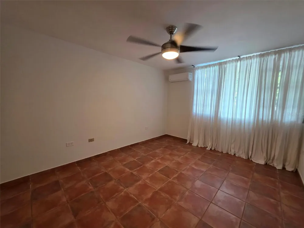 Cond. El Bosque LOS BAEZ #1602 Guaynabo, PR 00971