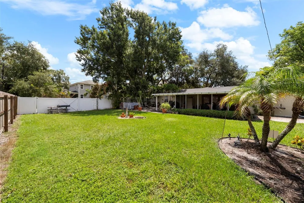 3401 W SEVILLA STREET Tampa, FL 33629