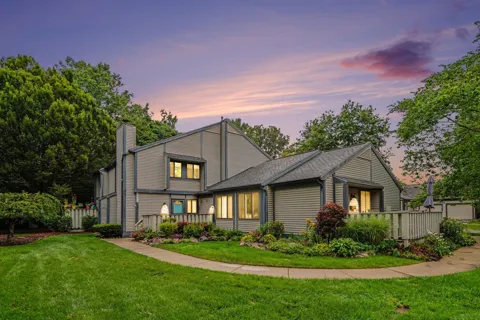 4802 Foxfire Trail