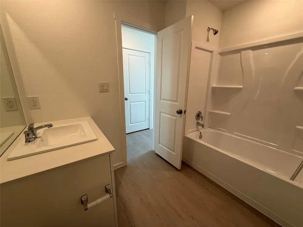 785 Whoopers Loop Uhland, TX 78640