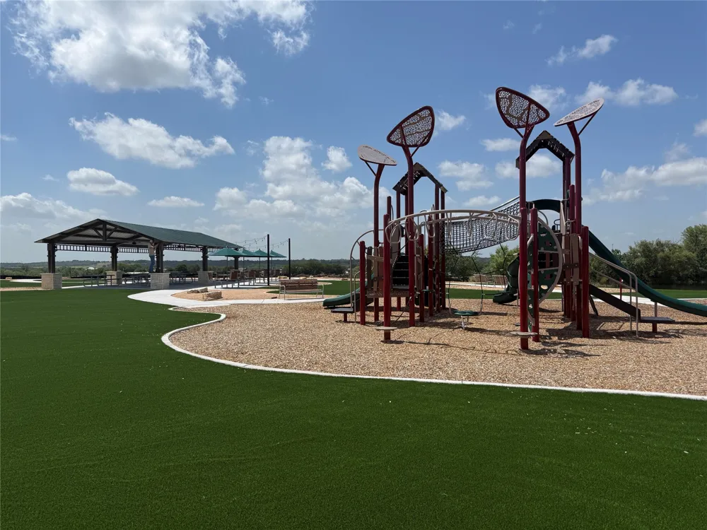 785 Whoopers Loop Uhland, TX 78640