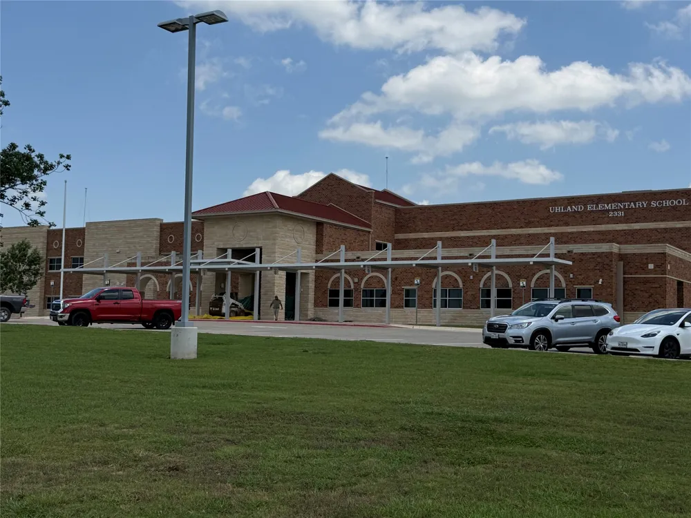 785 Whoopers Loop Uhland, TX 78640