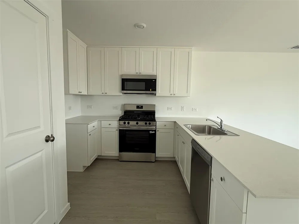 785 Whoopers Loop Uhland, TX 78640