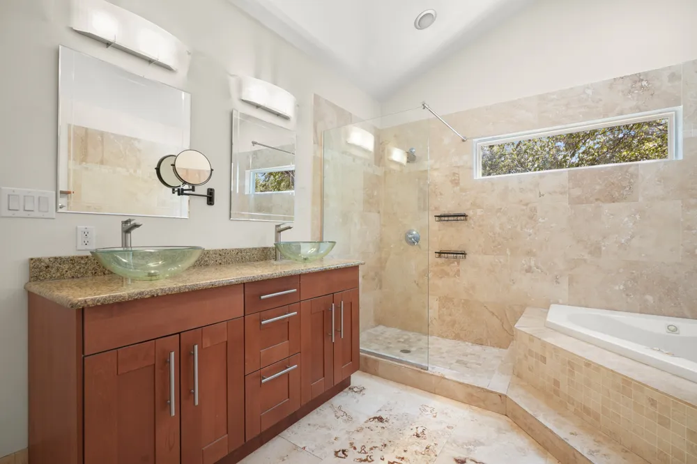2501 Del Curto Road Austin, TX 78704